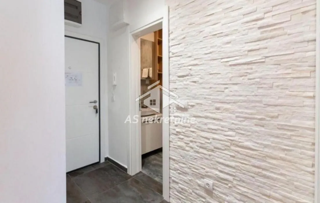 Rent, two bedroom apartment, 43m², Južni Bulevar, Vračar Sve Podlokacije
