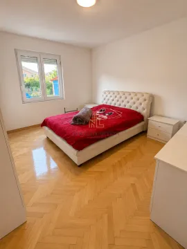 Rent, house, 350m², Zlatica, Podgorica - image 8