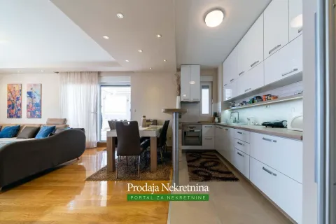 Rent, two bedroom apartment, 130m², Centar, Bar - image 4