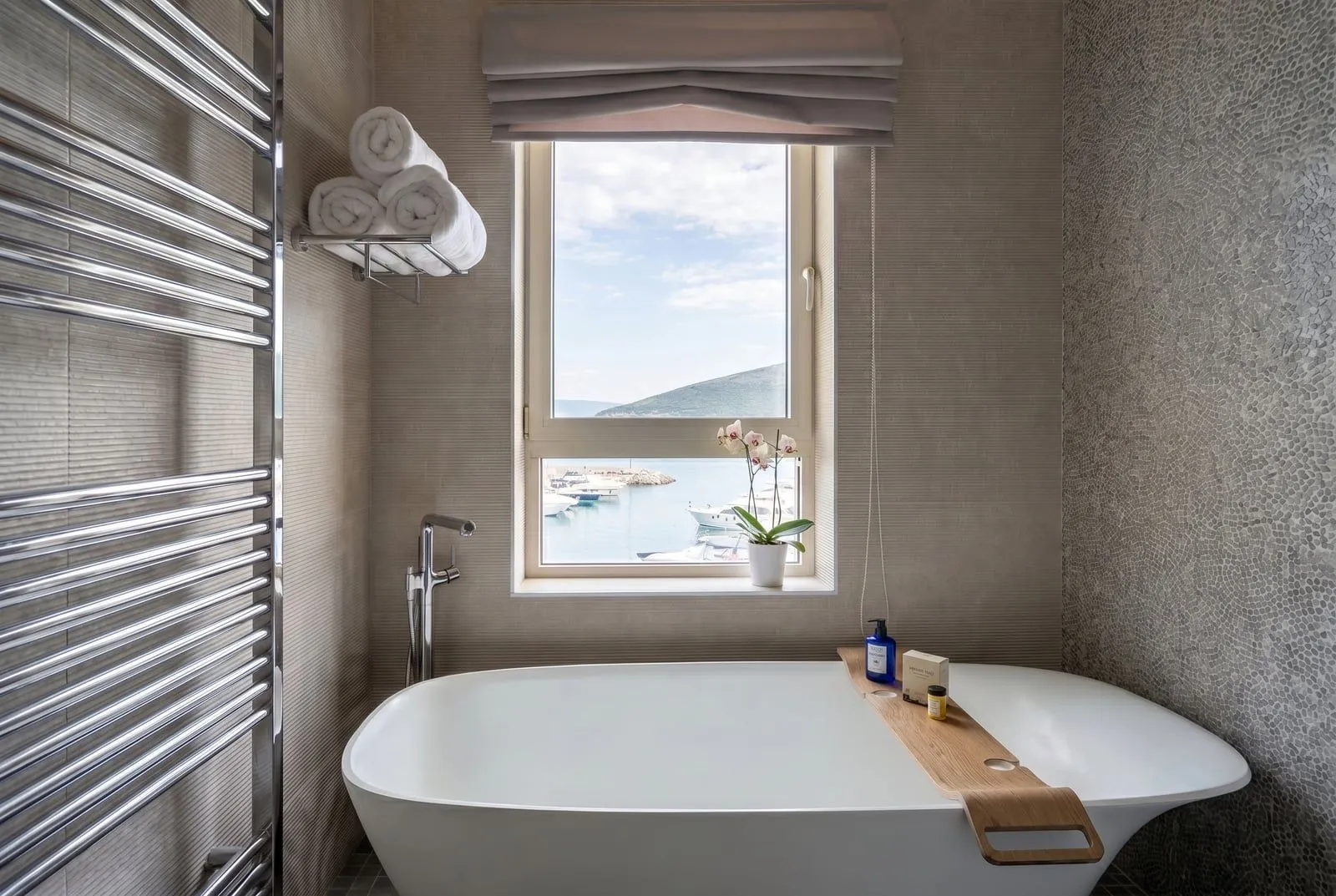 Prodaja, jednosoban stan, 47m², Tivat, Crna Gora