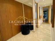 Izdavanje, trosoban stan, 165m², Kod Capital Plaze, Podgorica - image 2