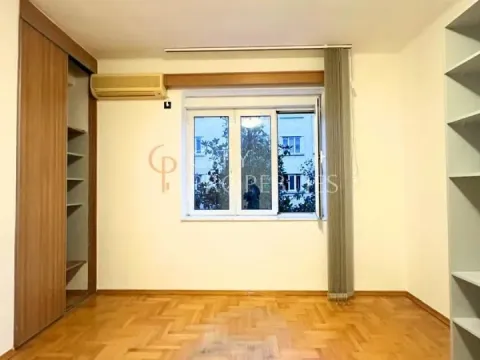 Rent, office space, 60m², Centar, Podgorica - image 1