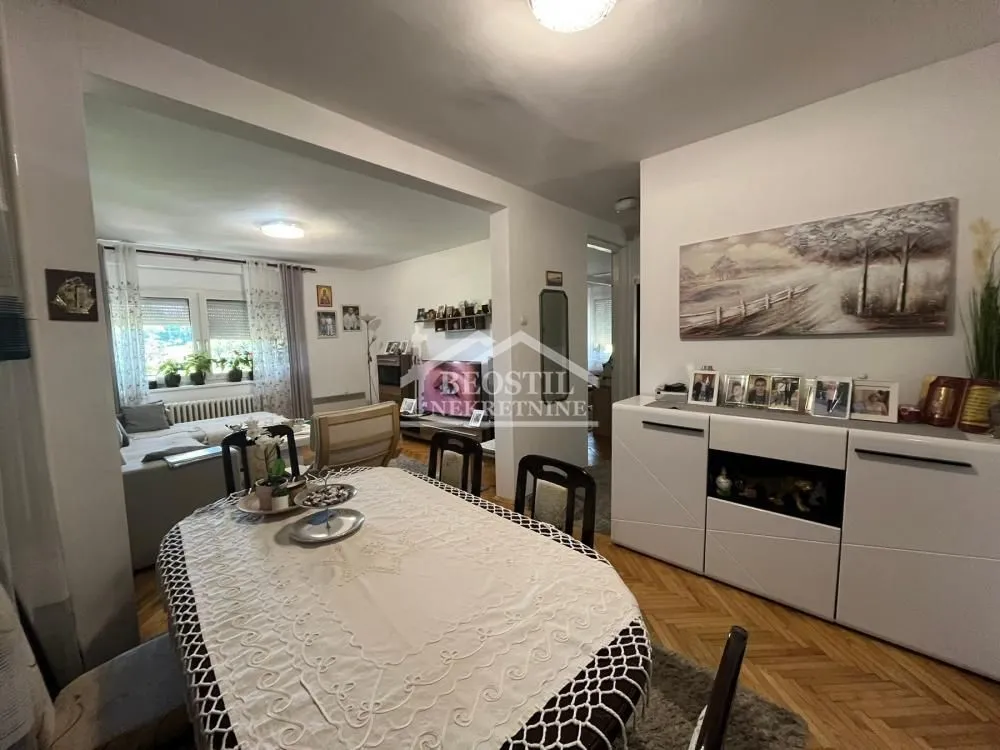 Prodaja, trosoban stan, 76m², Papazovac, Smederevo