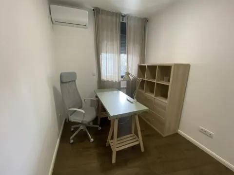 Rent, two bedroom apartment, 77m², Južni Bulevar, Vračar Sve Podlokacije - image 6
