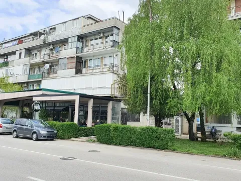 Rent, office space, 95m², Centar, Nikšić - image 2