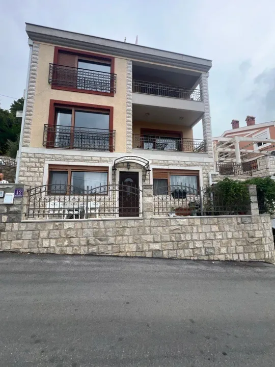 Sale, house, 227m², Zelenika, Herceg Novi