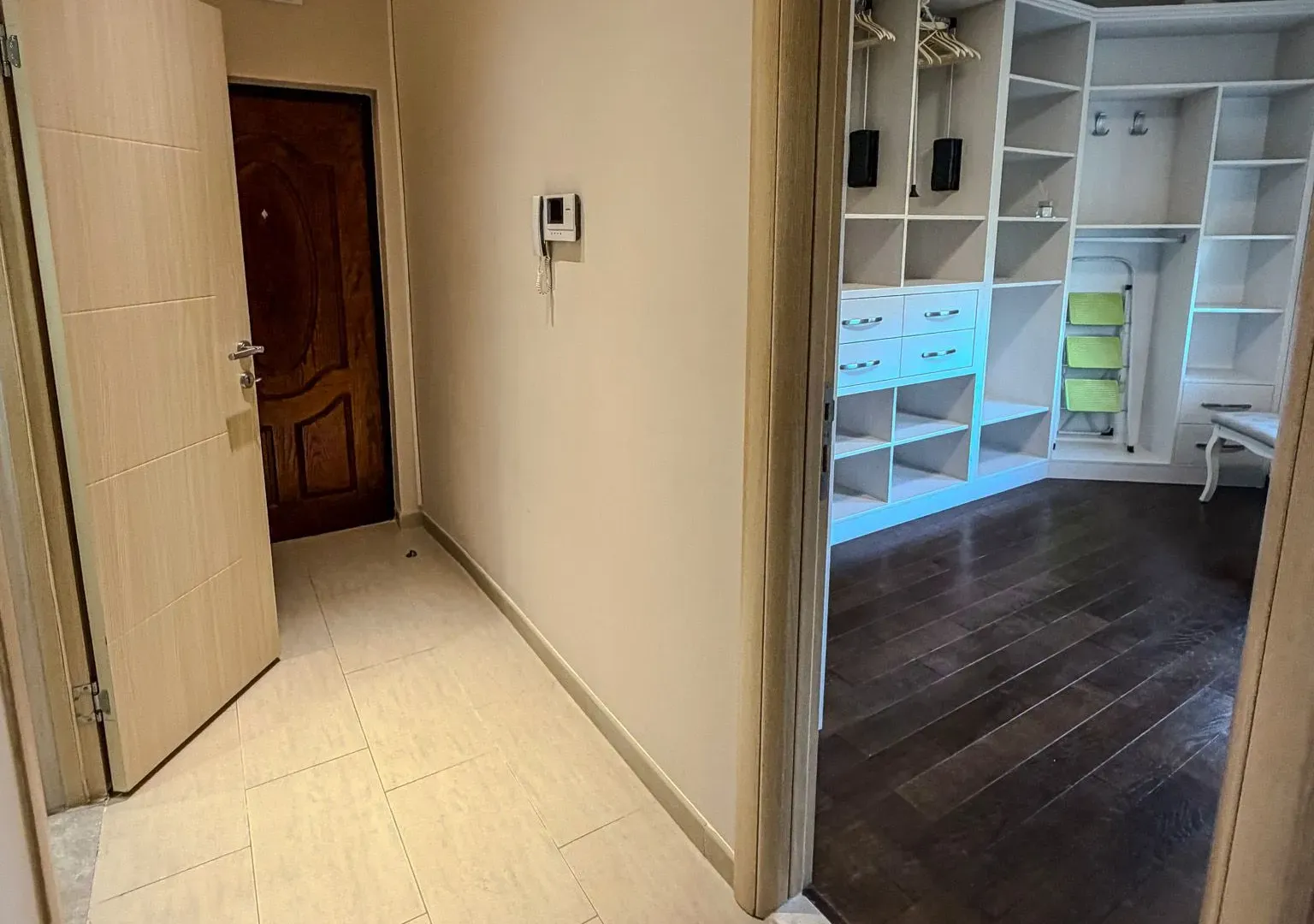 Prodaja, dvosoban stan, 89m², Bečići, Budva
