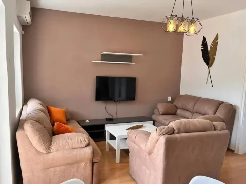 Prodaja, kuća, 156m², Centar, Bar - image 1