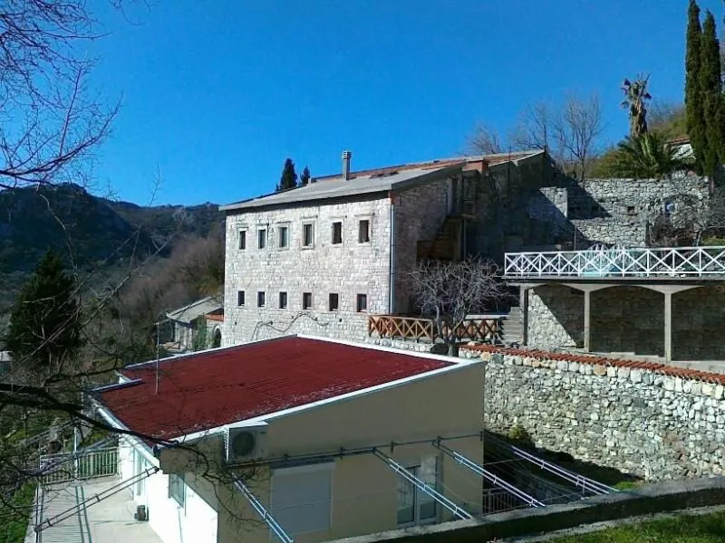 Prodaja, kuća, 310m², Bar, Crna Gora