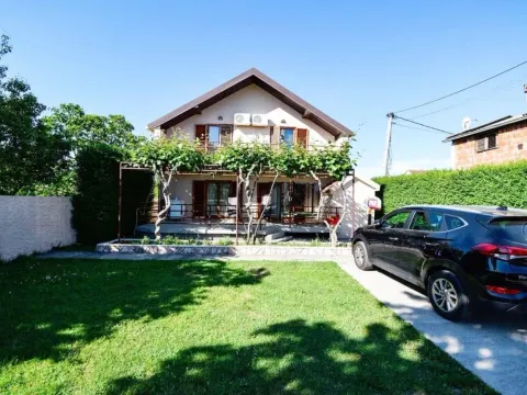 Sale, house, 250m², Donja Gorica, Podgorica