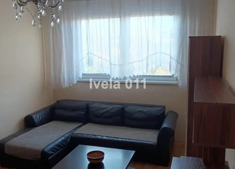 Izdavanje, jednosoban stan, 42m², Kanarevo Brdo, Beograd