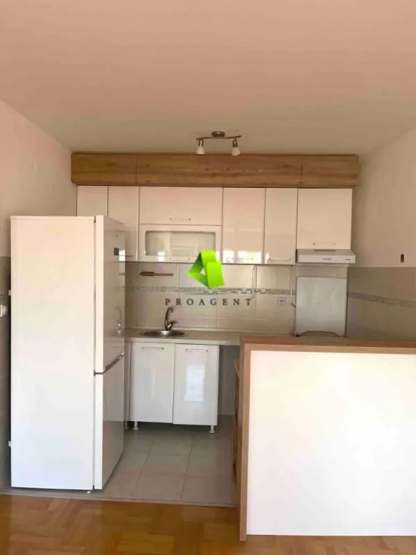 Rent, office space, 48m², Medijana, Niš