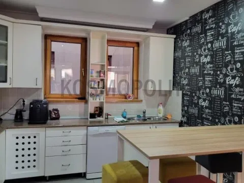Izdavanje, stan, 221m², Kalenić Pijaca, Vračar Sve Podlokacije - image 14