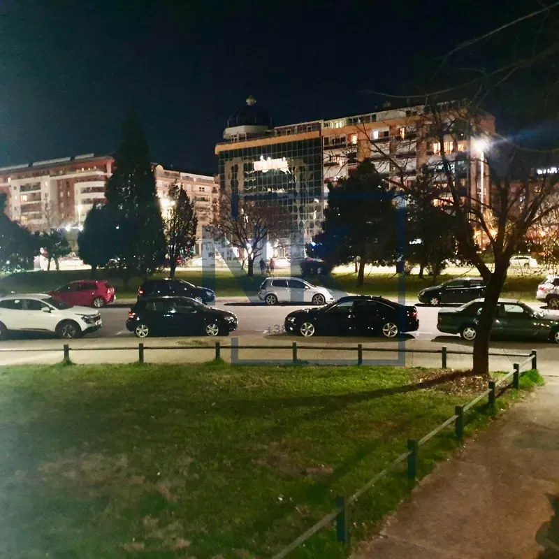 Rent, office space, 80m², Blok 5, Podgorica