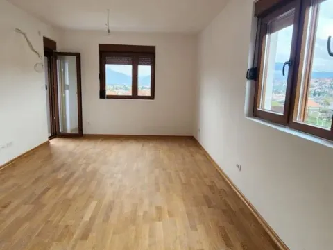 Izdavanje, dvosoban stan, 56m², Podgorica, Crna Gora - image 2