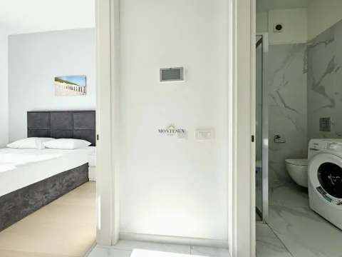 Rent, two bedroom apartment, 51m², Bečići, Budva - image 10