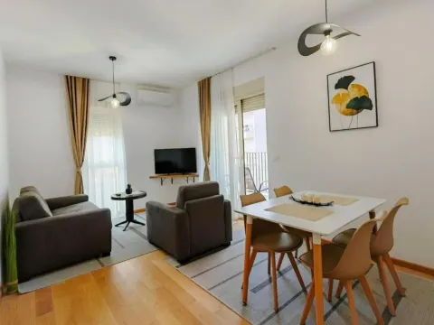Izdavanje, jednosoban stan, 45m², Budva, Crna Gora - image 7