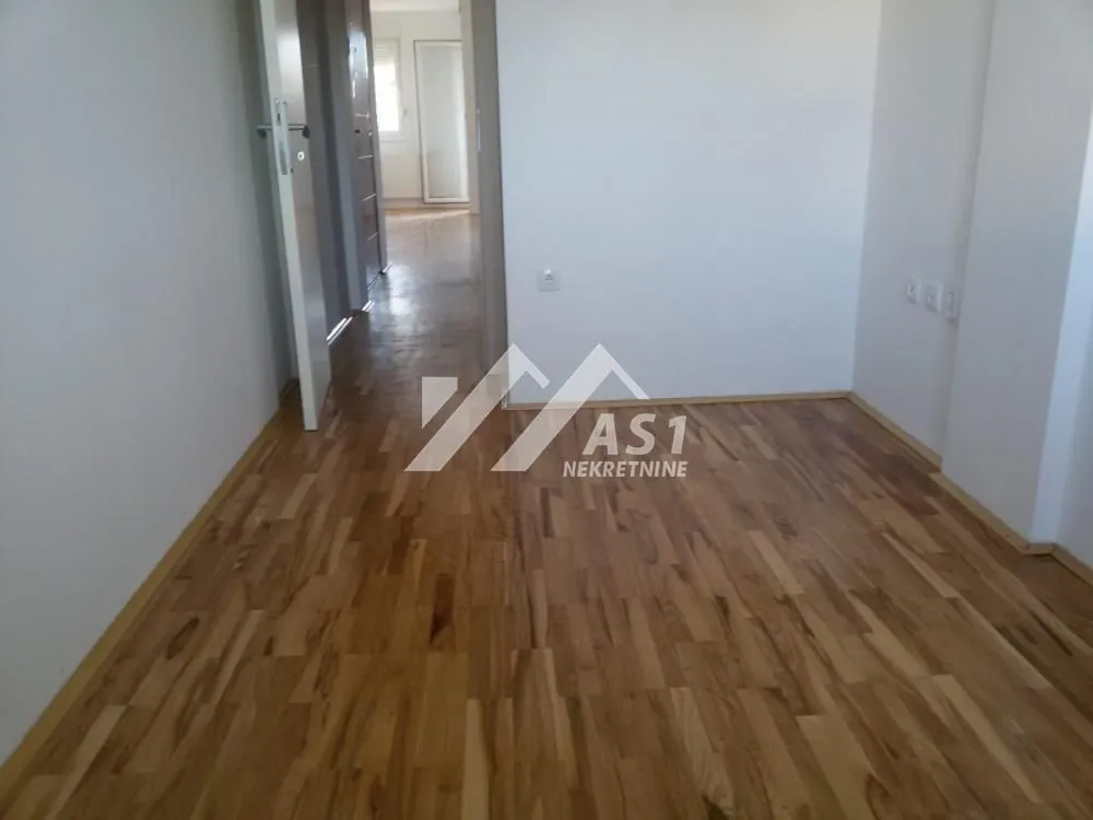 Izdavanje, jednosoban stan, 36m², Bulevar Evrope, Novi Sad Sve Podlokacije