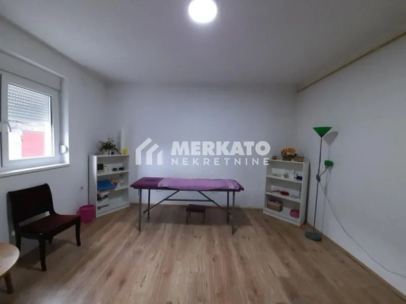 Prodaja, kuća, 242m², Gradnulica, Zrenjanin