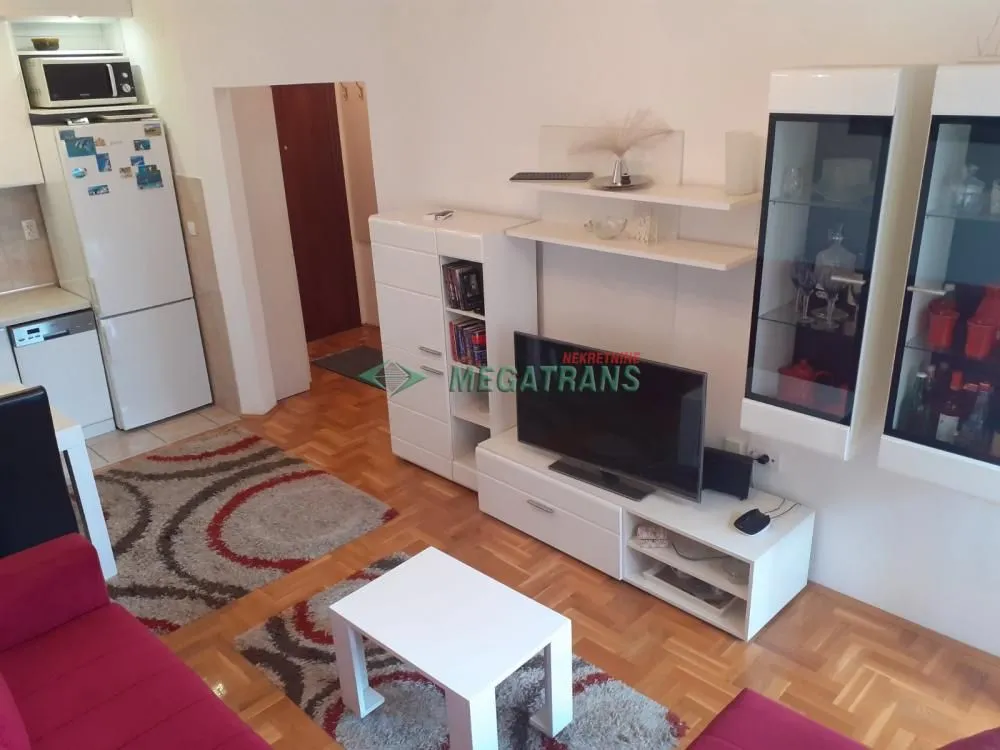 Izdavanje, jednosoban stan, 38m², Nova Detelinara, Novi Sad Sve Podlokacije