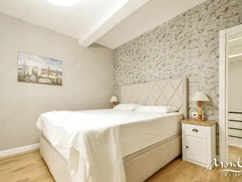 Prodaja, kuća, 240m², Tivat, Crna Gora - image 17