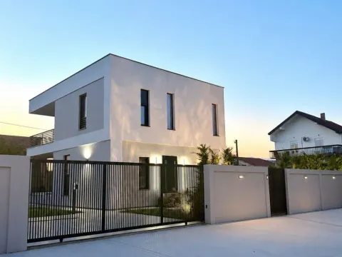 Sale, house, 225m², Gornja Gorica, Podgorica - image 4