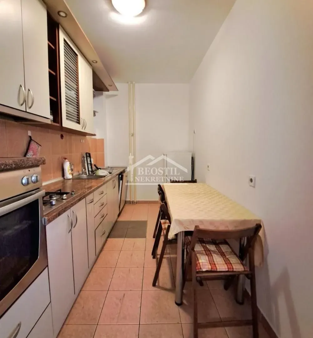 Rent, three bedroom apartment, 81m², Crveni Krst, Beograd