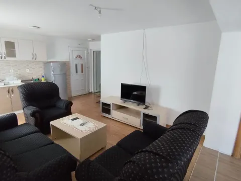 Rent, house, 60m², Momišići, Podgorica - image 5