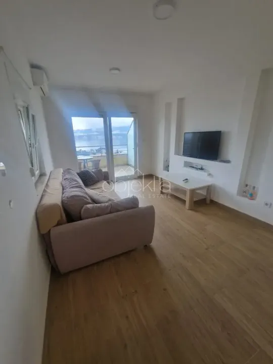 Izdavanje, jednosoban stan, 60m², Tivat, Crna Gora