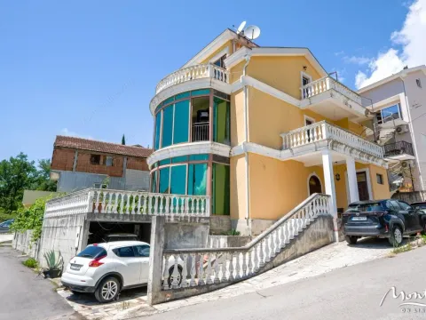 Prodaja, kuća, 316m², Tivat, Crna Gora - image 1