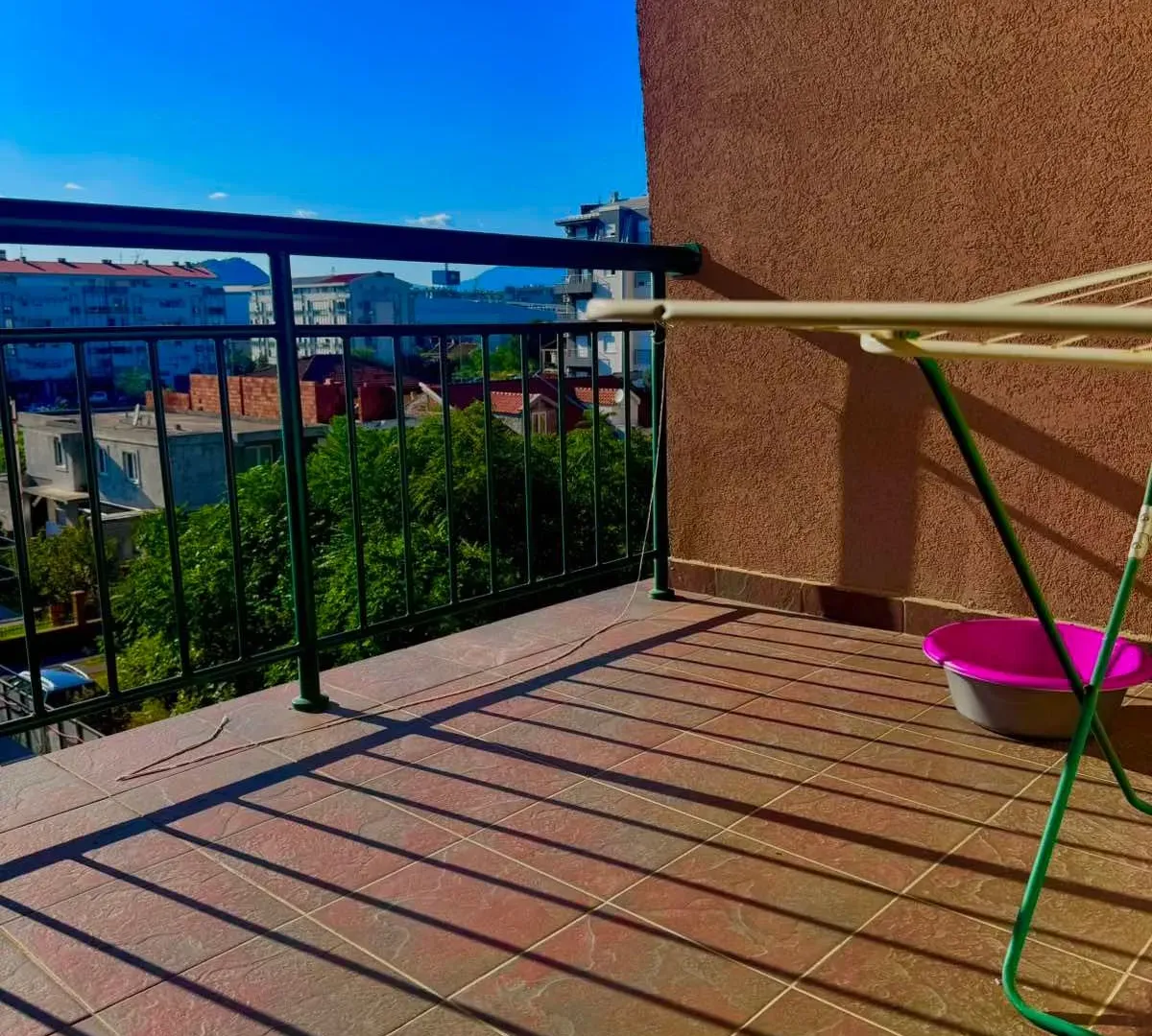 Izdavanje, jednosoban stan, 43m², Krivi Most, Podgorica
