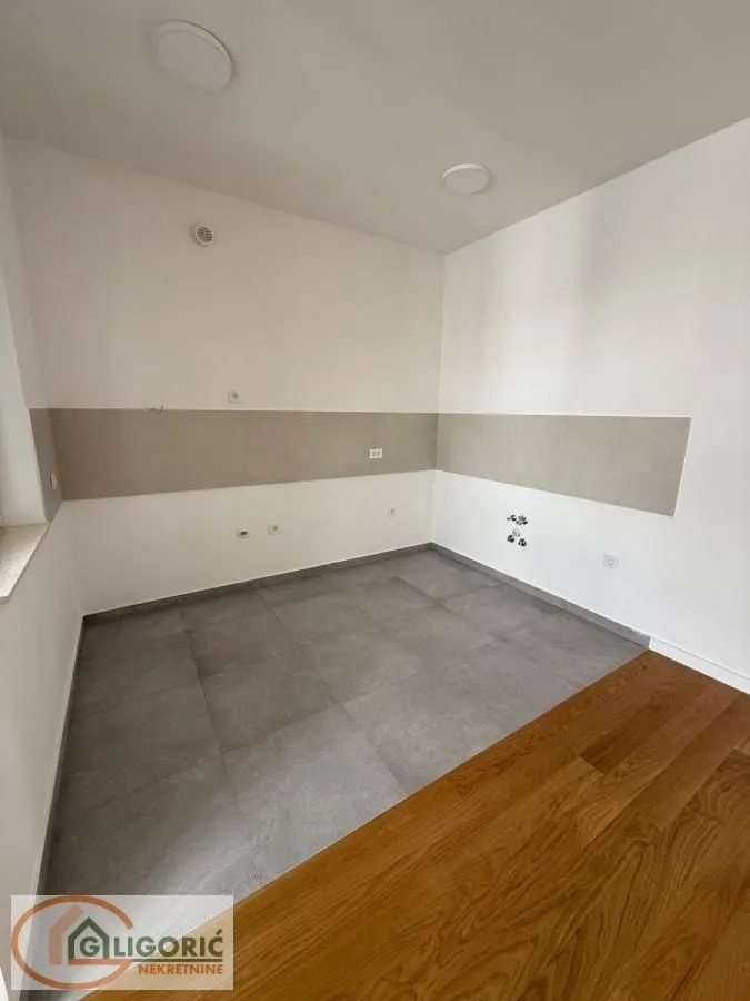 Prodaja, četvorosoban stan, 113m², Nova Detelinara, Novi Sad Sve Podlokacije