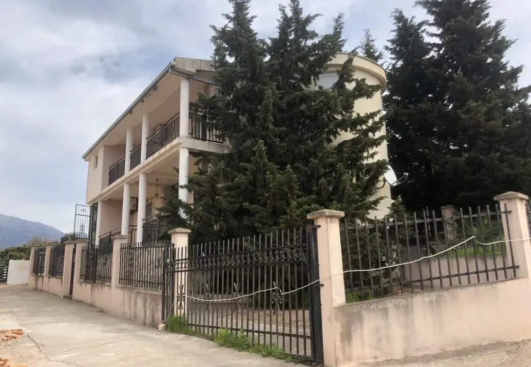 Prodaja, kuća, 131m², Utjeha, Bar
