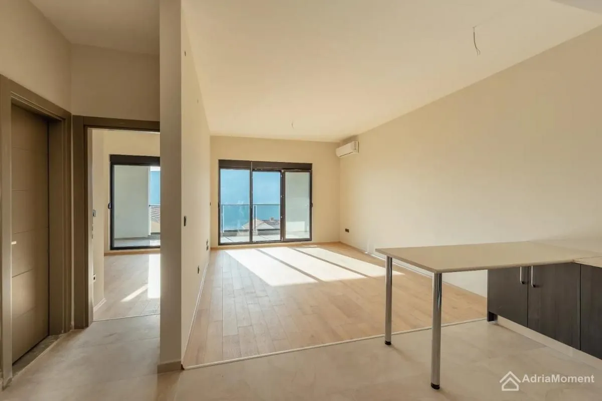 Prodaja, jednosoban stan, 70m², Topla, Herceg Novi