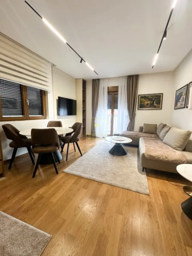 Izdavanje, jednosoban stan, 49m², Vezirov Most, Podgorica