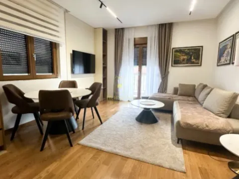 Izdavanje, jednosoban stan, 49m², Vezirov Most, Podgorica