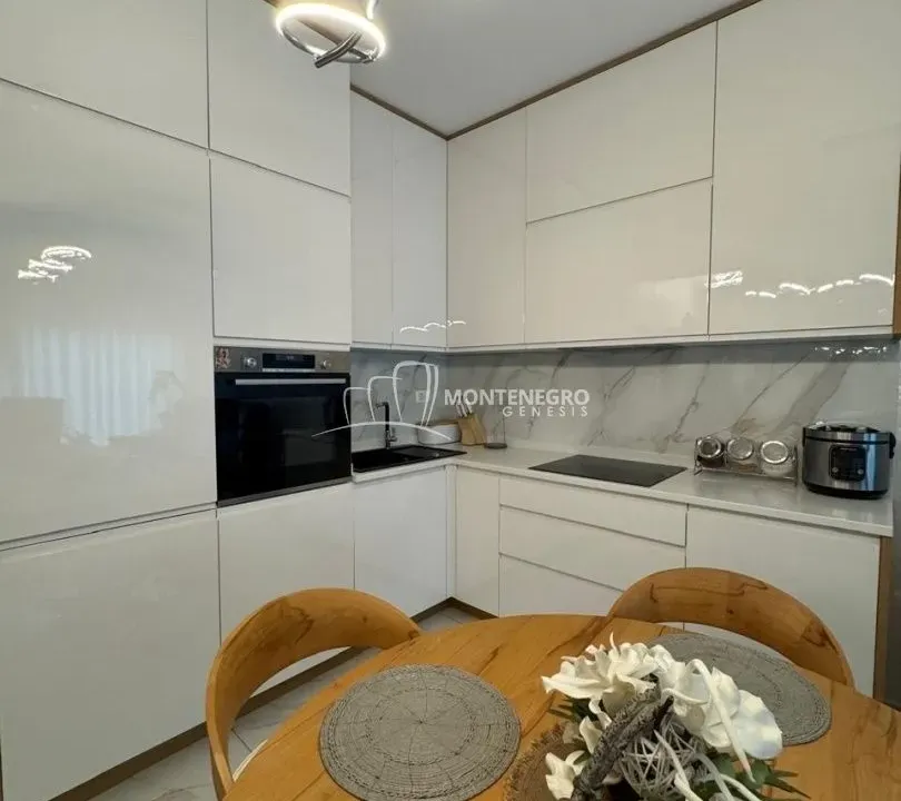 Sale, two bedroom apartment, 61m², Igalo, Herceg Novi