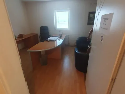 Izdavanje, poslovni prostor, 850m², Sajlovo, Novi Sad Sve Podlokacije - image 9