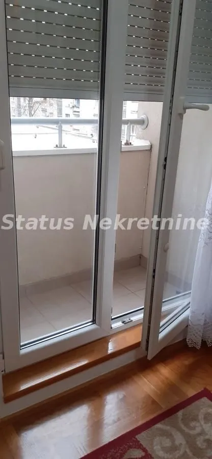 Izdavanje, jednosoban stan, 35m², Grbavica, Novi Sad Sve Podlokacije