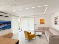 Izdavanje, kuća, 330m², Centar, Tivat - image 4