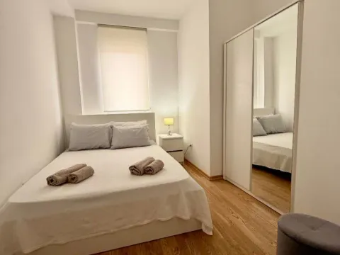 Izdavanje, dvosoban stan, 70m², Centar, Budva - image 7