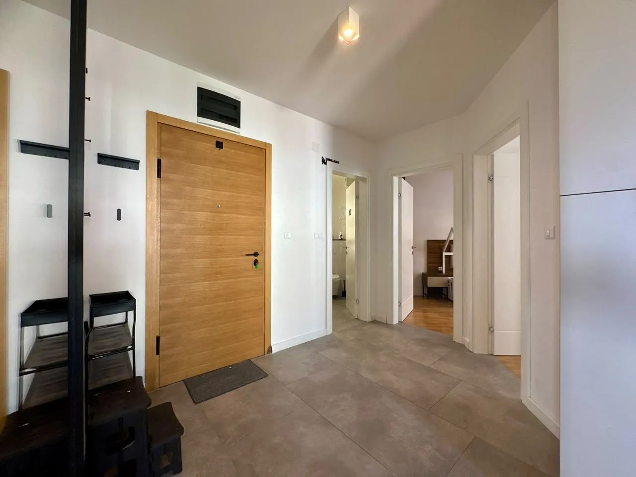Rent, two bedroom apartment, 77m², Rafailovići, Budva