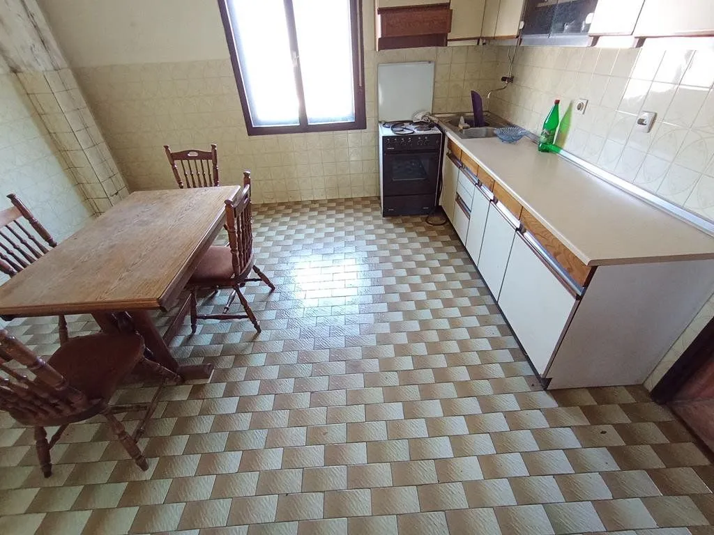 Sale, house, 300m², Tološi, Podgorica