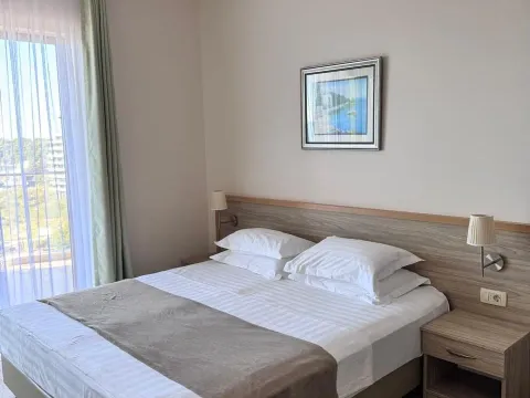 Prodaja, garsonjera, 38m², Bečići, Budva - image 1