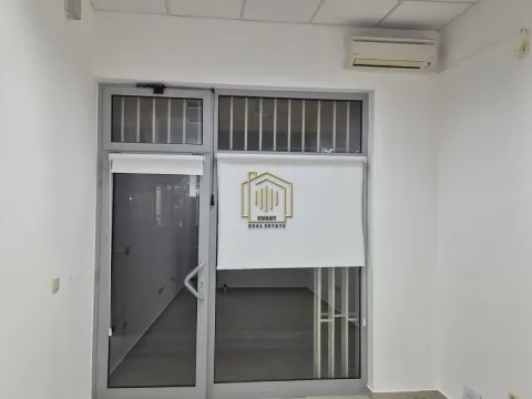 Rent, office space, 20m², Stari Aerodrom, Podgorica - image 2