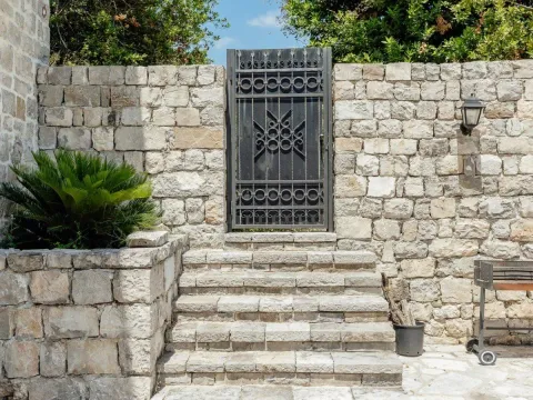 Sale, house, 800m², Prčanj, Kotor - image 99