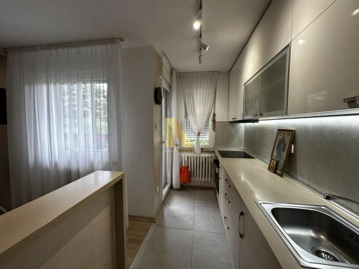 Prodaja, četvorosoban stan, 94m², Novo naselje, Novi Sad