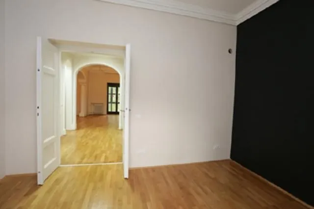 Izdavanje, kuća, 550m², Autokomanda, Voždovac Sve Podlokacije