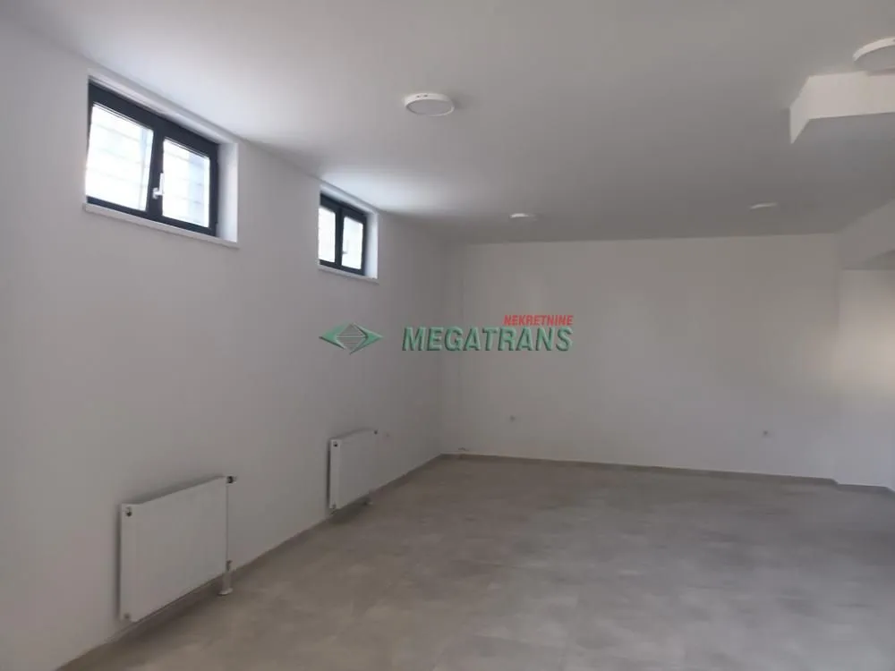 Izdavanje, poslovni prostor, 70m², Centar, Novi Sad