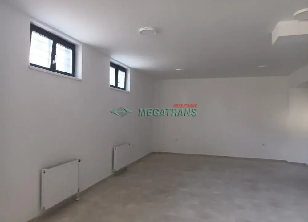 Izdavanje, poslovni prostor, 70m², Centar, Novi Sad